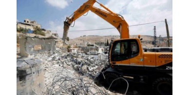 الاحتلال يهدم 4 منازل في القدس و يقتلع أشتالا من النخيل في الجفتلك ﻿