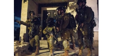 الاحتلال يعتقل 18 مواطنا من الضفة غالبيتهم من القدس