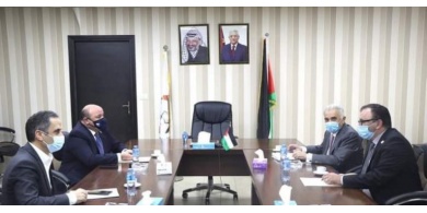 "القضاء الاعلى" وسلطة النقد يبحثان قضايا تتعلق بالشيكات ومؤسسات الإقراض