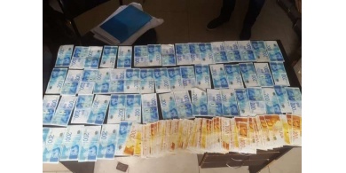 الشرطة تكشف ملابسات سلب مركبة من مواطن ومبلغ 20 الف شيكل في ضواحي القدس ﻿
