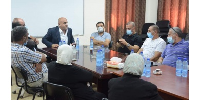 محافظ جنين ومدير الصحة يتفقدان بلدة برقين بعد تسجيل إصابات بفيروس كورونا