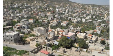 محافظ نابلس يعلن إغلاق بيت فوريك عقب تسجيل إصابات "كورونا"