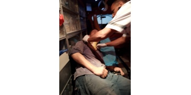 مستوطن يعتدي بالسلاح على مواطن جنوب نابلس