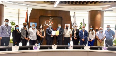 بلدية رام الله و"ـJawwal Pay" توقعان اتفاقية تعاون لحلول الدفع الالكتروني