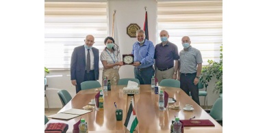 جامعة القدس ومستشفى المطلع توقعان اتفاقية تعاون بحثي وتعليمي مشترك