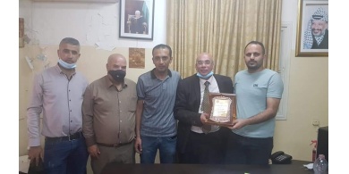 جبهة النضال الشعبي تكرم أبو دياك لإنتهاء مهامه مدير عام الحكم المحلي في جنين