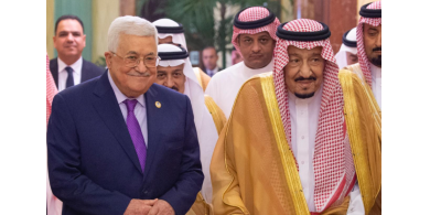 الرئيس عباس يهنئ العاهل السعودي  ونجله بيوم إعلان المملكة