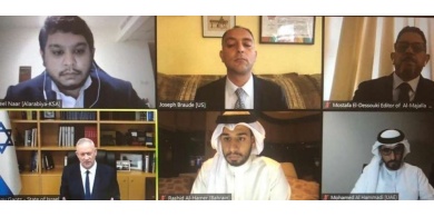حماس تدين لقاء صحفيين خليجيين بوزير الجيش الإسرائيلي