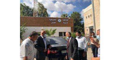 محافظ جنين يتوعد بإعتقال منفذي إطلاق النار على مركبة مدير الضابطة الجمركية ومركبات مواطنين