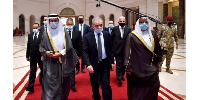 نيابة عن الرئيس: رئيس الوزراء يقدم واجب العزاء برحيل الشيخ صباح الأحمد الجابر الصباح