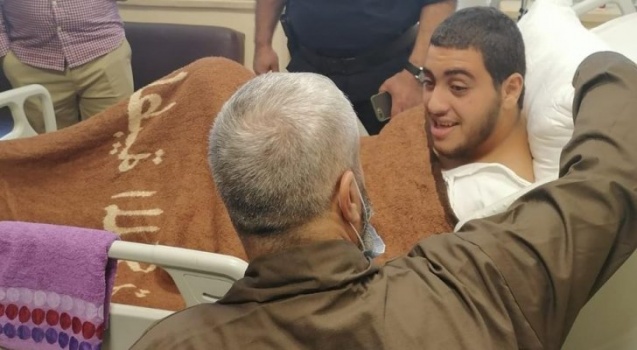 السماح لوالد الفتى صالح من زيارة ابنه داخل المسشتفى