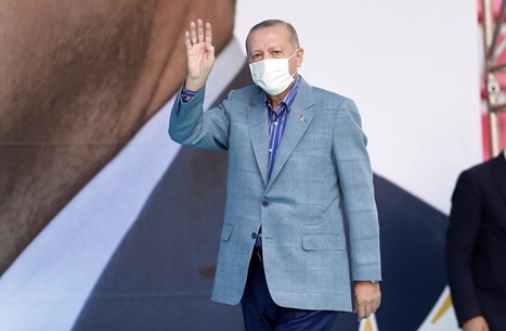 أردوغان: ماكرون بحاجة لاختبار عقلي