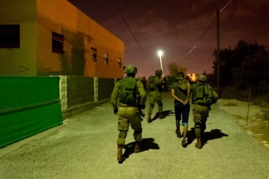 الاحتلال يعتقل 11 مواطنا من الضفة