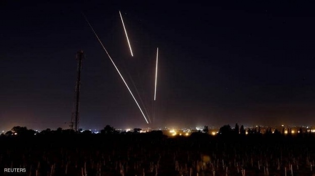 تقديرات الجيش الإسرائيلي: انطلاق الصواريخ من غزة بسبب البرق