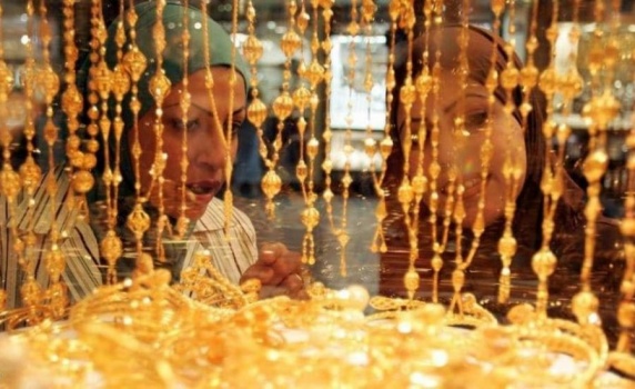 أقل سعر للذهب في 4 أشهر