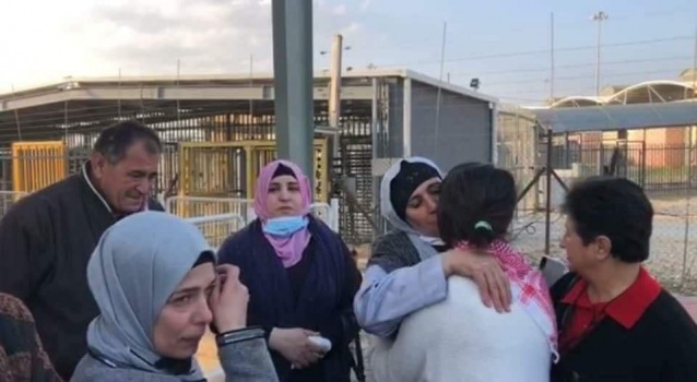 أمضت 15 شهراً..الإحتلال يفرج عن أسيرة على حاجز الجلمة شمال جنين