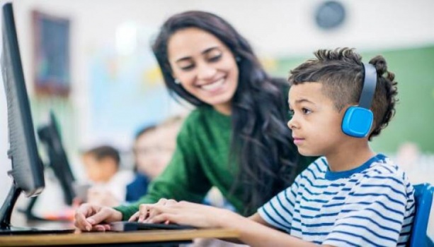 الألعاب قد تهدد حاسة السمع لدى طفلك