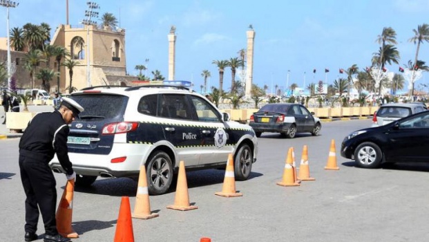 ليبيا.. القبض على مشعوذ يوقع ضحاياه بمساعدة 'خبير' أجنبي!