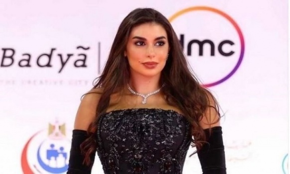 بعد أسطول السيارات .. جاكيت ياسمين صبري يثير الجدل في مصر