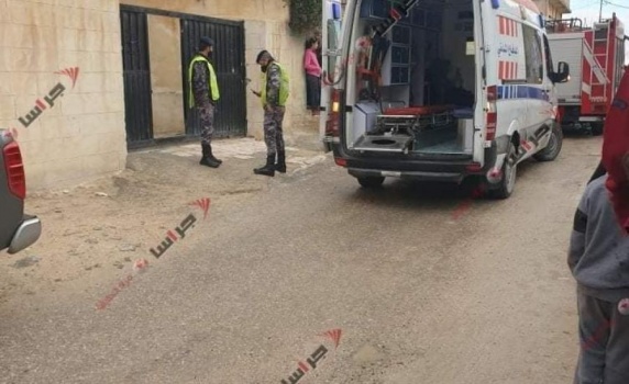 بسبب قضية "نفقة"..أردني يقتل زوجته وابنه بالرصاص
