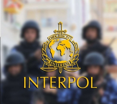 إنتربول فلسطين يتسلم مشتبهًا بجريمة قتل وقعت في نابلس