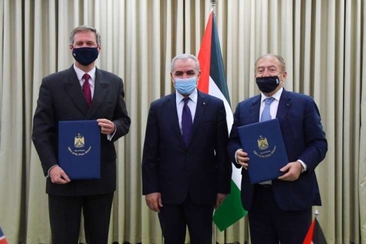 الحكومتان الفلسطينية والبريطانية توقعان اتفاق تعاون بقيمة 15 مليون