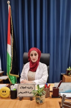ولادة مُستعجلة .. حين أنقذت ممرضةٌ أم وطفلتها داخل سيارة "ضيّقة"!