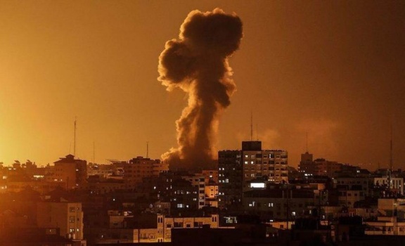 الاحتلال يقصف عدة مواقع في قطاع غزة