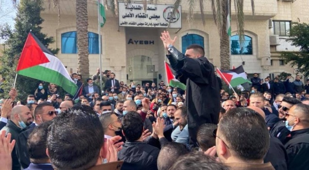 نقابة المحامين تقرر شطب اجازة المحاماة لعدد من القضاة وتعلق فعالياتها النقابية