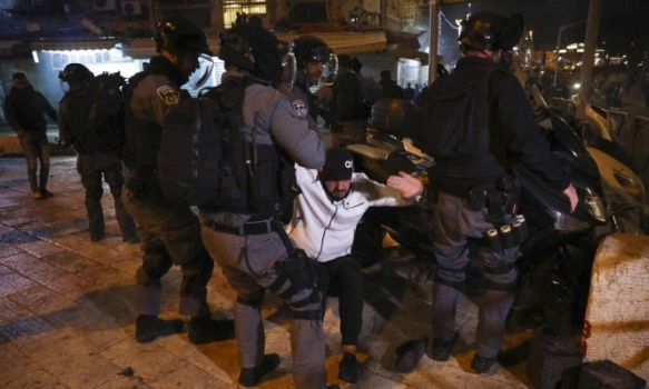 اعتقال 50 مقدسي خلال مواجهات في مختلف أحياء القدس