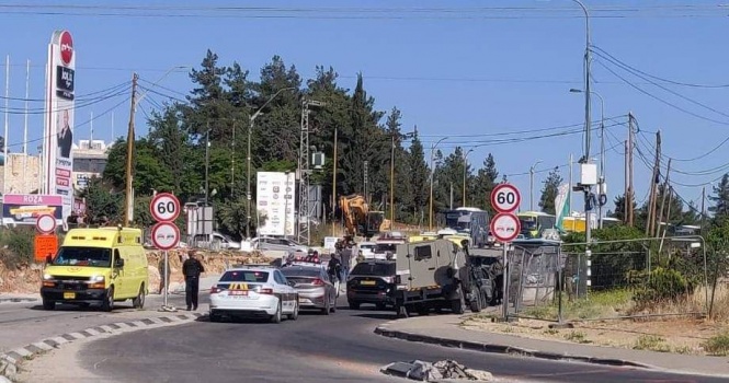 بزعم محاولة الطعن- الاحتلال يطلق النار على فلسطينية قرب مستوطنة "عتصيون"