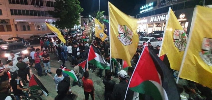 صورة من وقفة مدينة الخليل امس تضامناً مع اهالي الشيخ جراح والمسجد الاقصى 