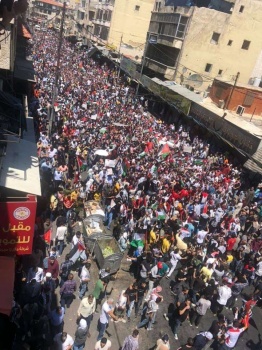 دعماً للمقاومة وغزة... أردنيون يحتشدون على الحدود مع فلسطين