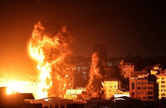 مجزرة جديدة يرتكبها الاحتلال في دير البلح ترفع عدد شهداء العدوان إلى 227
