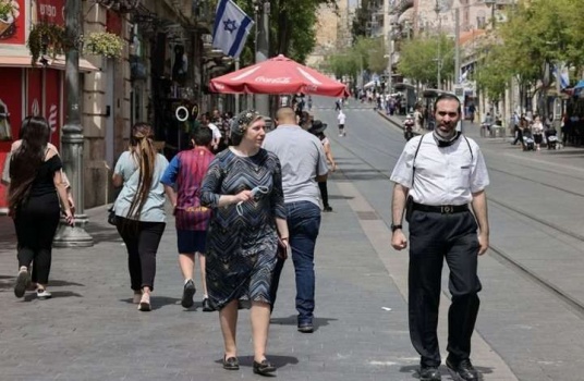 إسرائيل تعلن إلغاء جميع تقييدات كورونا وعودة الحياة لطبيعتها