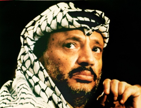 ما حقيقة شتم الرئيس عرفات بمسيرة احتفالية في رام الله؟