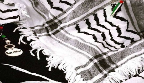 نشطاء يغردون ضد غوغل بسبب الكوفية الفلسطينية