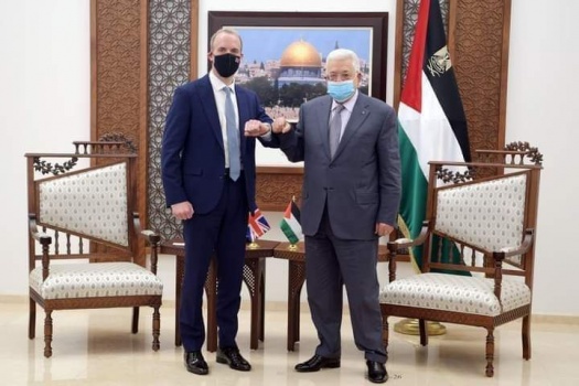 خلال لقائه وزير الخارجية البريطاني.. الرئيس: يجب العمل على تثبيت التهدئة وإعادة إعمار غزة