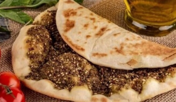 &ldquo;مناقيش الزعتر&rdquo; تلقى رواجا في باريس وتحرك مشاعر الفرنسيين 