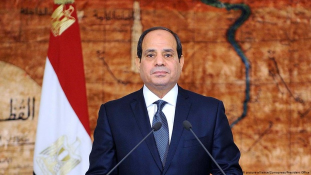 السيسي يدعو للعمل على استئناف المفاوضات الفلسطينية الإسرائيلية فورا