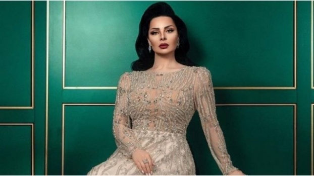 بالصورة: ديانا كرزون في مراحل متقدمة من الحمل وبوزن زائد