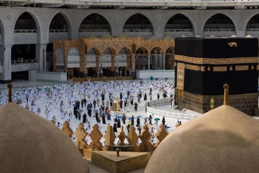 السعودية: تحورات كورونا سبب عدم وضوح آلية الحج حتى الآن