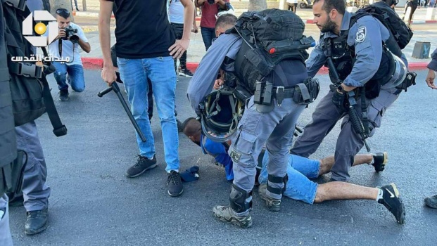ضرب واعتقال- الاحتلال يقمع وقفة منددة بالإساءة للرسول محمد عليه السلام
