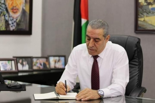 حسين الشيخ يرد على أنباء ربطته بعملية شراء اللقاحات "منتهية الصلاحية" من الجانب الإسرائيلي