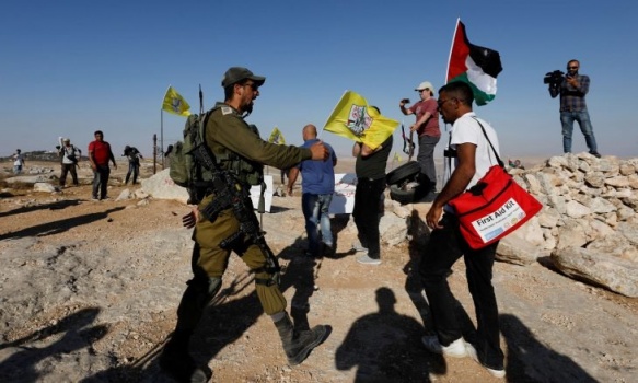إصابة عشرات الفلسطينيين في مواجهات مع قوات الاحتلال بالضفة الغربية
