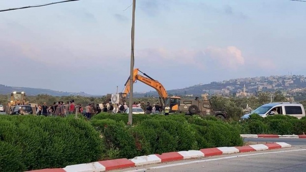 الاحتلال يهدم منشآت تجارية وخزان مياه في بلدة يعبد جنوب غرب جنين