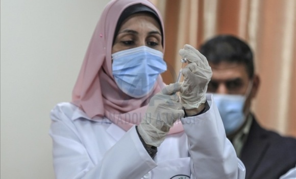 الصحة في غزة: أكثر من 5 آلاف مواطن تلقوا لقاح كورونا أمس الجمعة