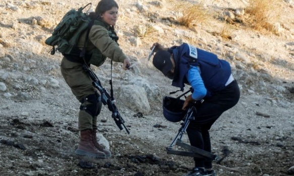 شرطة الاحتلال تحقق مع سبعة صحافيين فلسطينيين