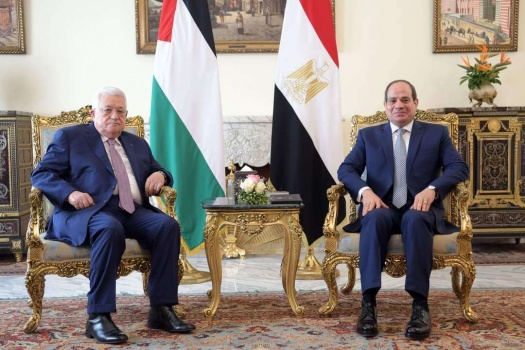 الكشف عن تفاصيل لقاء أبو مازن والسيسي في القاهرة