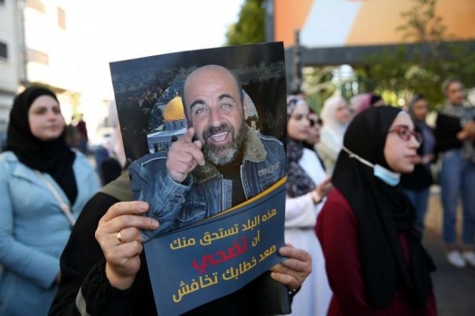 عائلة بنات تطلب رسميا إقامة تأبين بساحة "التشريعي" في رام الله